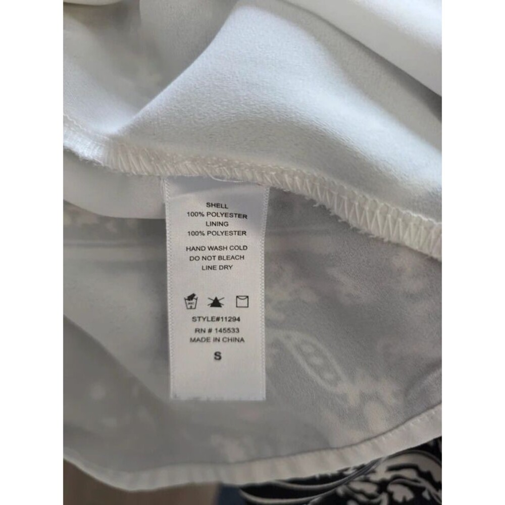 Woman's blouse - Picture 5 of 5